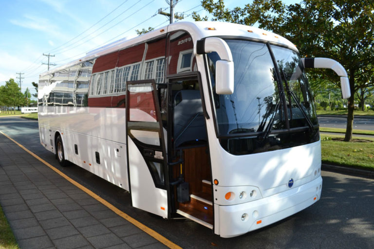 40 Passenger Executive Motorcoach Beeline Charter Buses And Tours